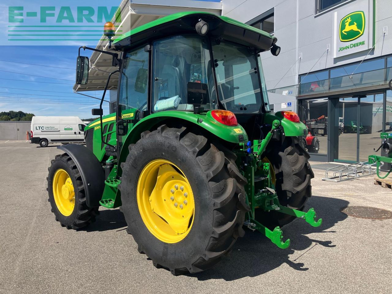 John Deere 5067E - Tractor: foto 5 John Deere 5067E - Tractor: foto 5
