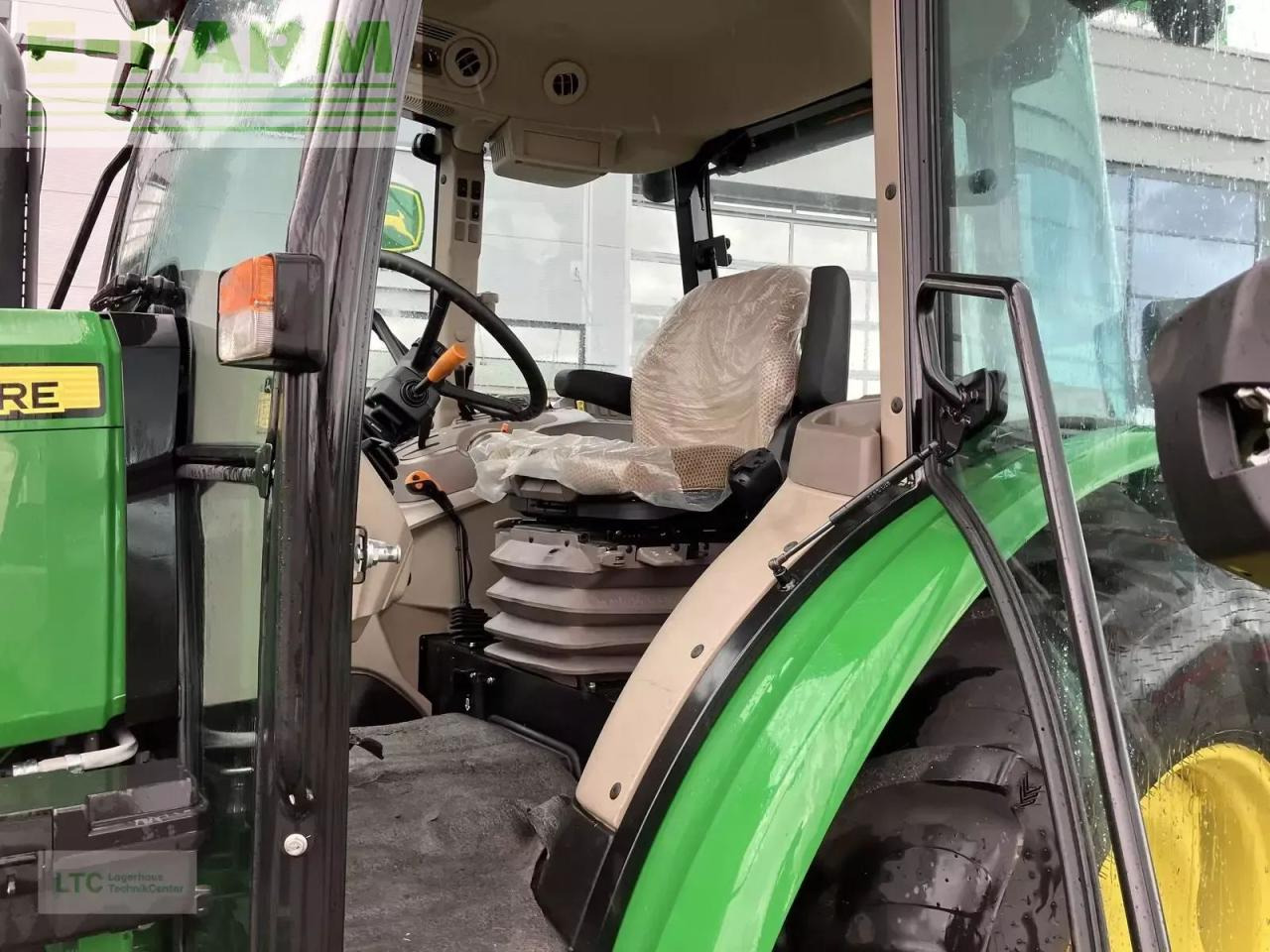 John Deere 5067e - Tractor: foto 5 John Deere 5067e - Tractor: foto 5