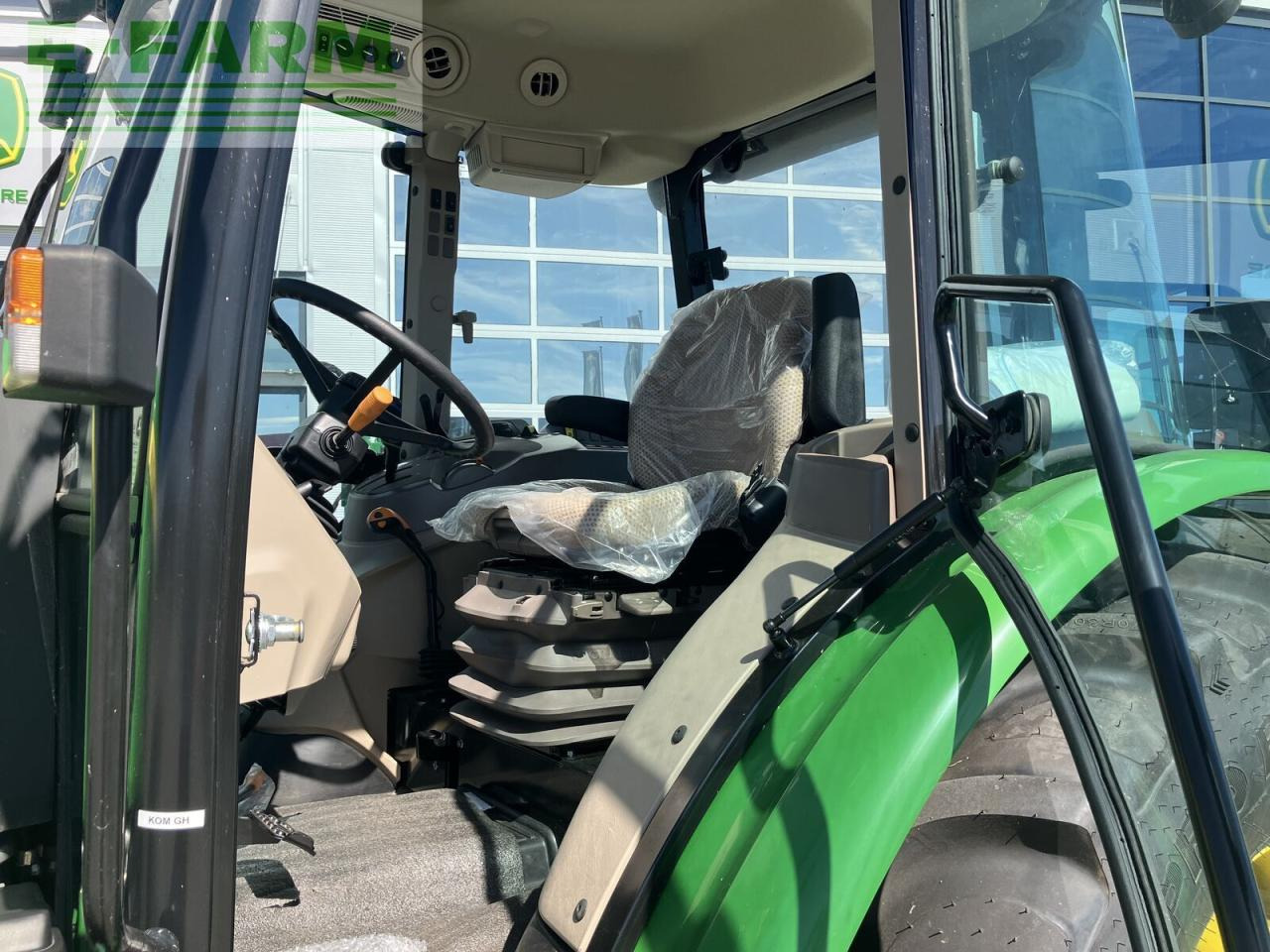 John Deere 5067e - Tractor: foto 5 John Deere 5067e - Tractor: foto 5