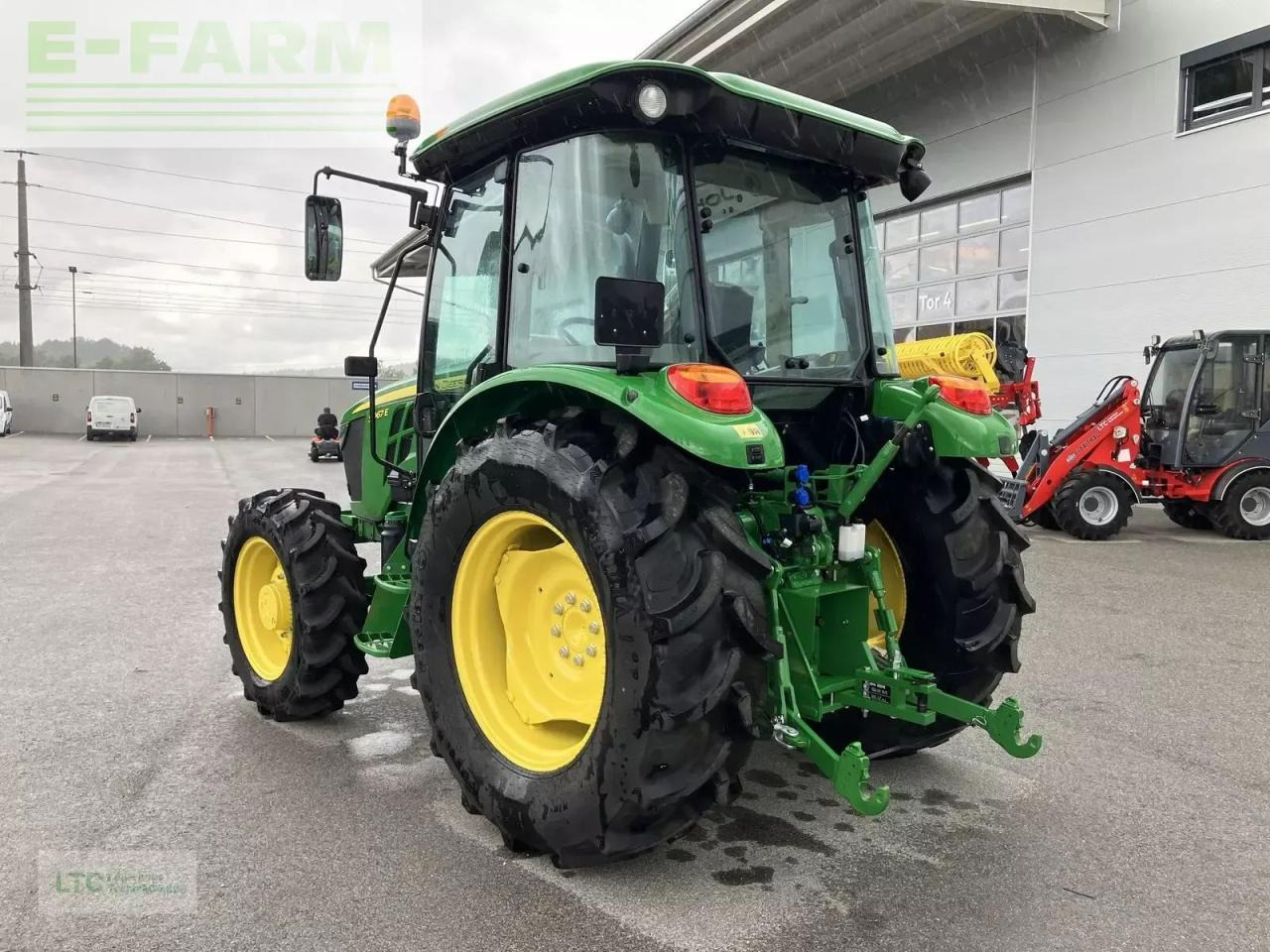 John Deere 5067e - Tractor: foto 4 John Deere 5067e - Tractor: foto 4