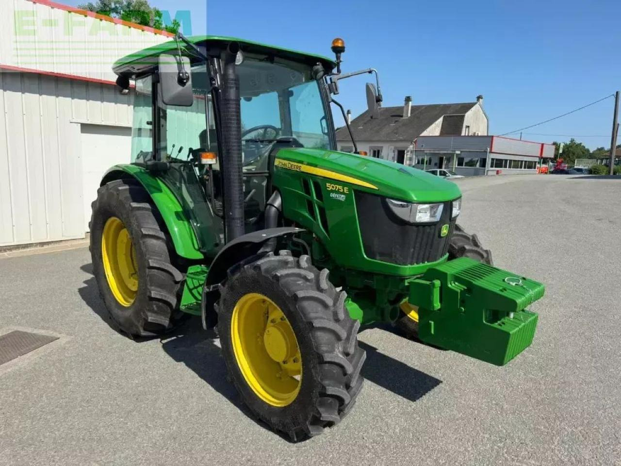 John Deere 5075 e power reverser 24/12 - Tractor: foto 1 John Deere 5075 e power reverser 24/12 - Tractor: foto 1