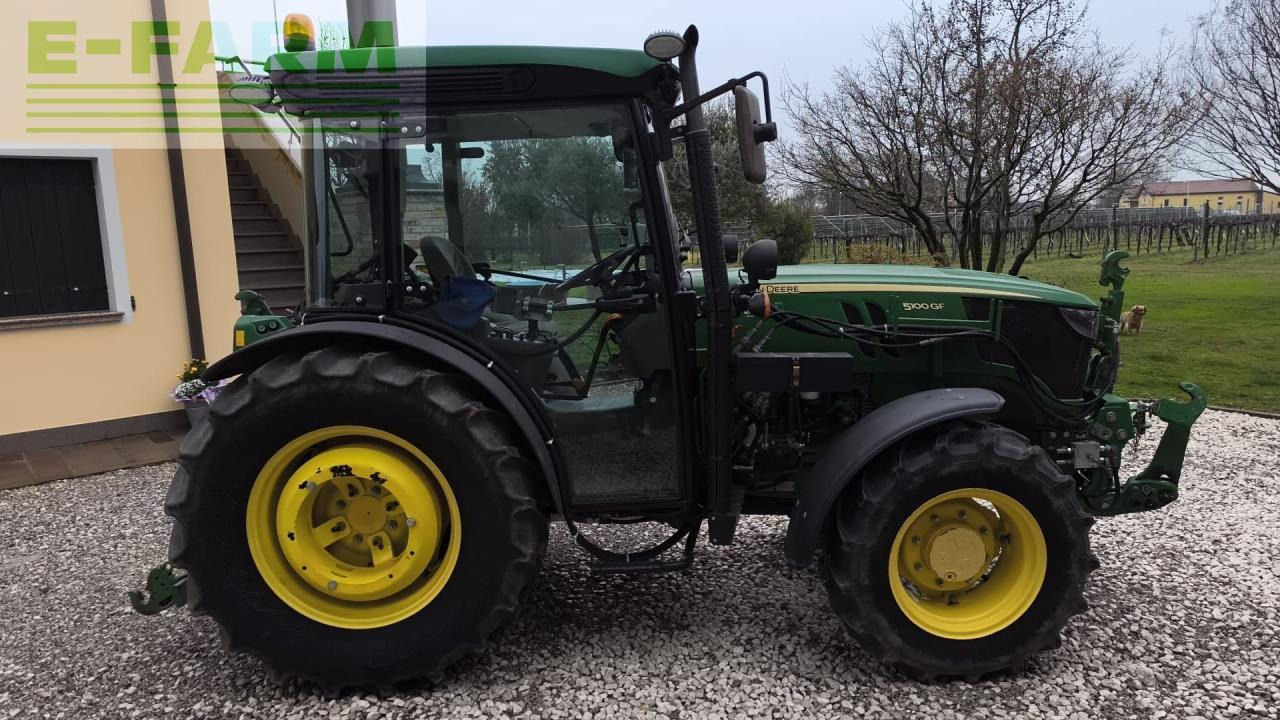 John Deere 5100 gf - Tractor: foto 1 John Deere 5100 gf - Tractor: foto 1
