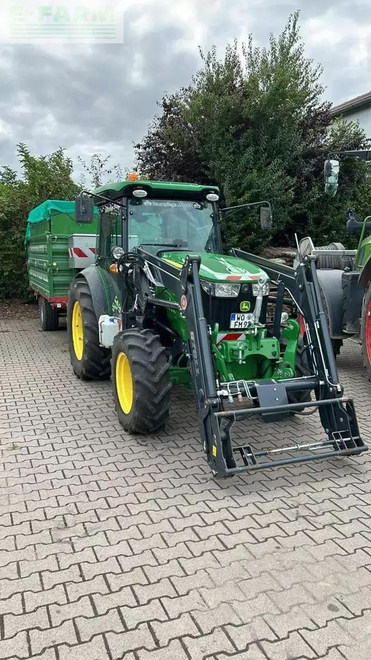 John Deere 5105gf stoll frontlader opt. 3-seite anhänger - Tractor: foto 2 John Deere 5105gf stoll frontlader opt. 3-seite anhänger - Tractor: foto 2