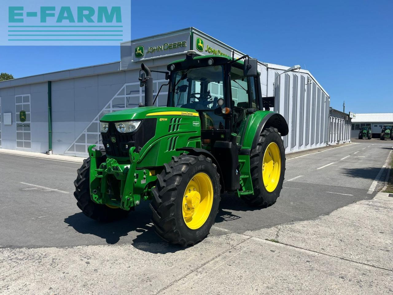 John Deere 6110M - Tractor: foto 1 John Deere 6110M - Tractor: foto 1