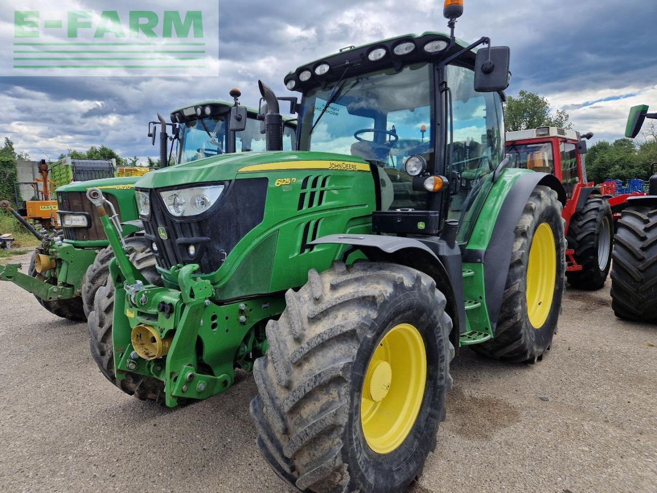 John Deere 6125R - Tractor: foto 1 John Deere 6125R - Tractor: foto 1