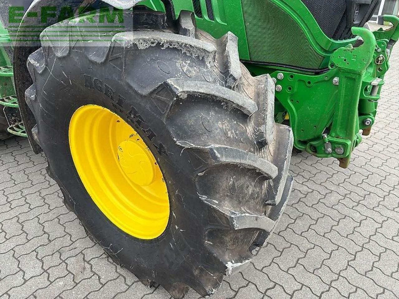 John Deere 6195r - Tractor: foto 2 John Deere 6195r - Tractor: foto 2