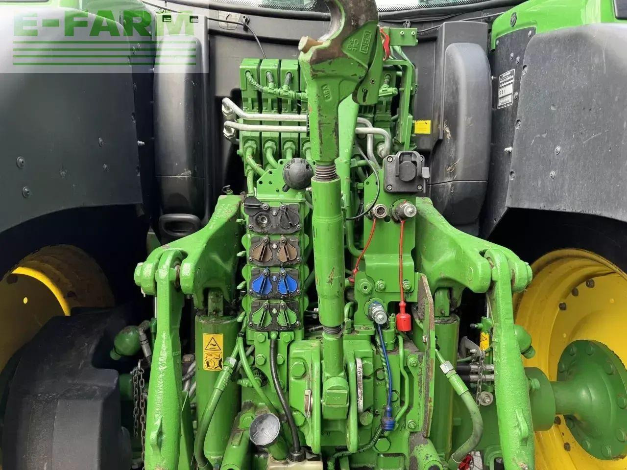 John Deere 6215r - Tractor: foto 3 John Deere 6215r - Tractor: foto 3