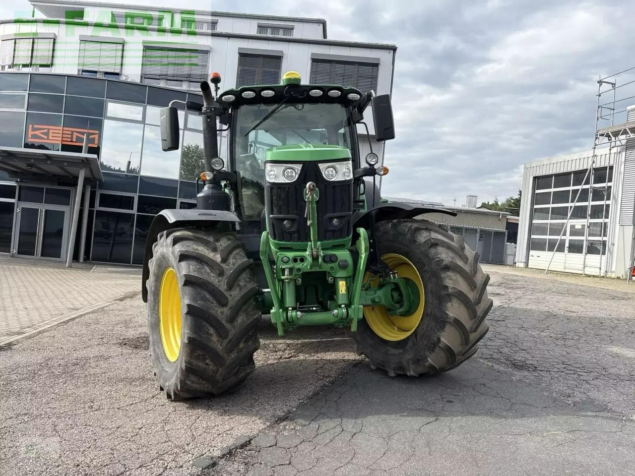 John Deere 6215r - Tractor: foto 2 John Deere 6215r - Tractor: foto 2