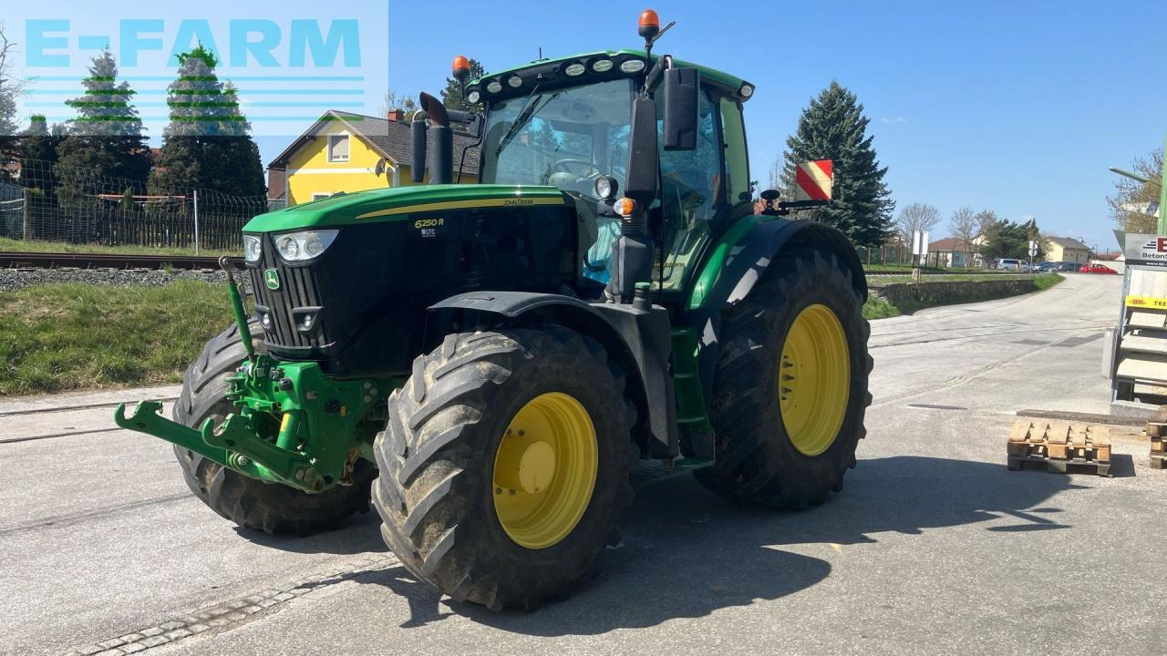 John Deere 6250R - Tractor: foto 1 John Deere 6250R - Tractor: foto 1