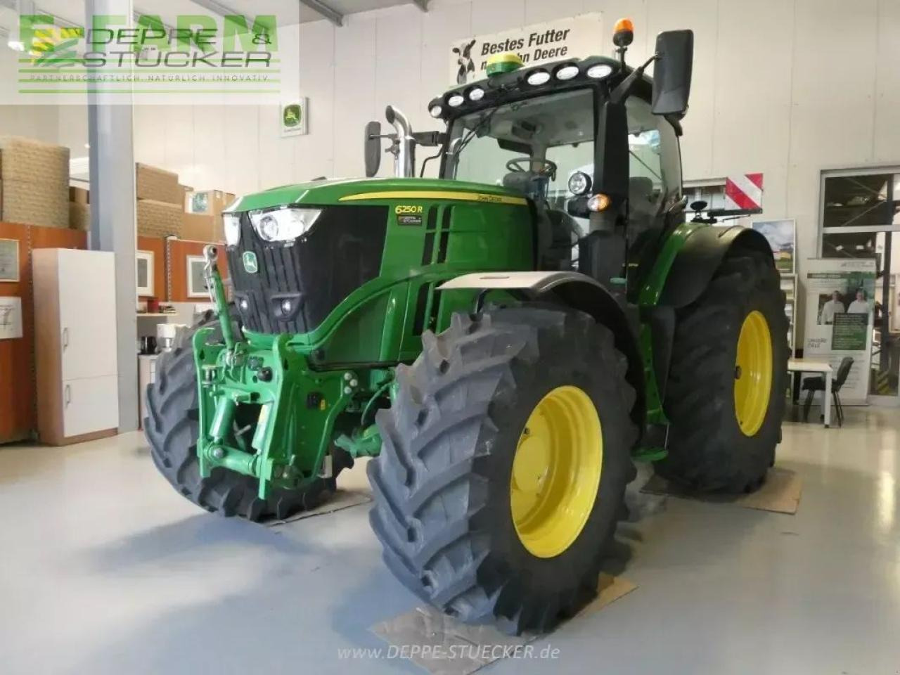 John Deere 6250r - Tractor: foto 1 John Deere 6250r - Tractor: foto 1