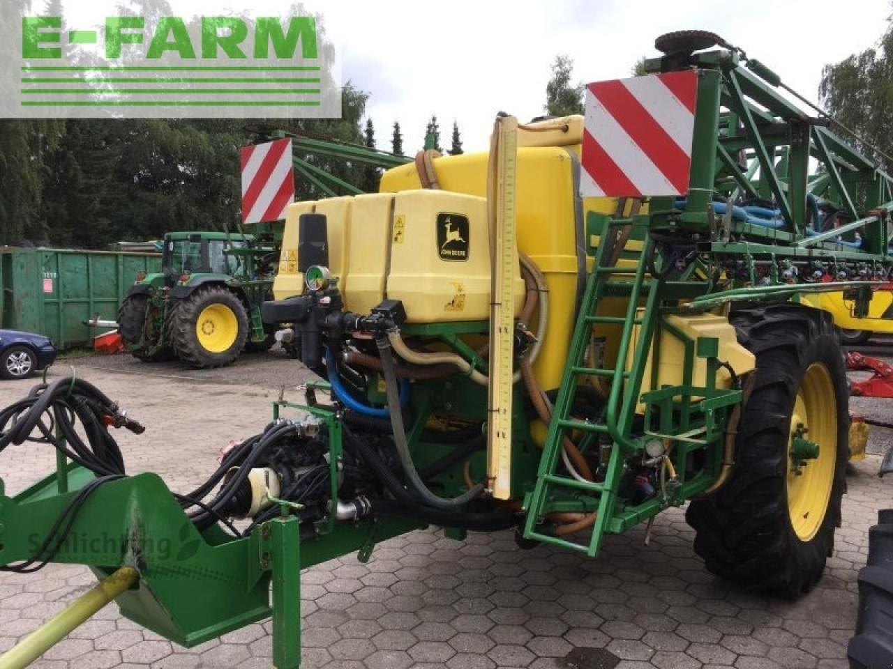 John Deere 638 # 3800l/27m - Pulverizador arrastrado: foto 2 John Deere 638 # 3800l/27m - Pulverizador arrastrado: foto 2