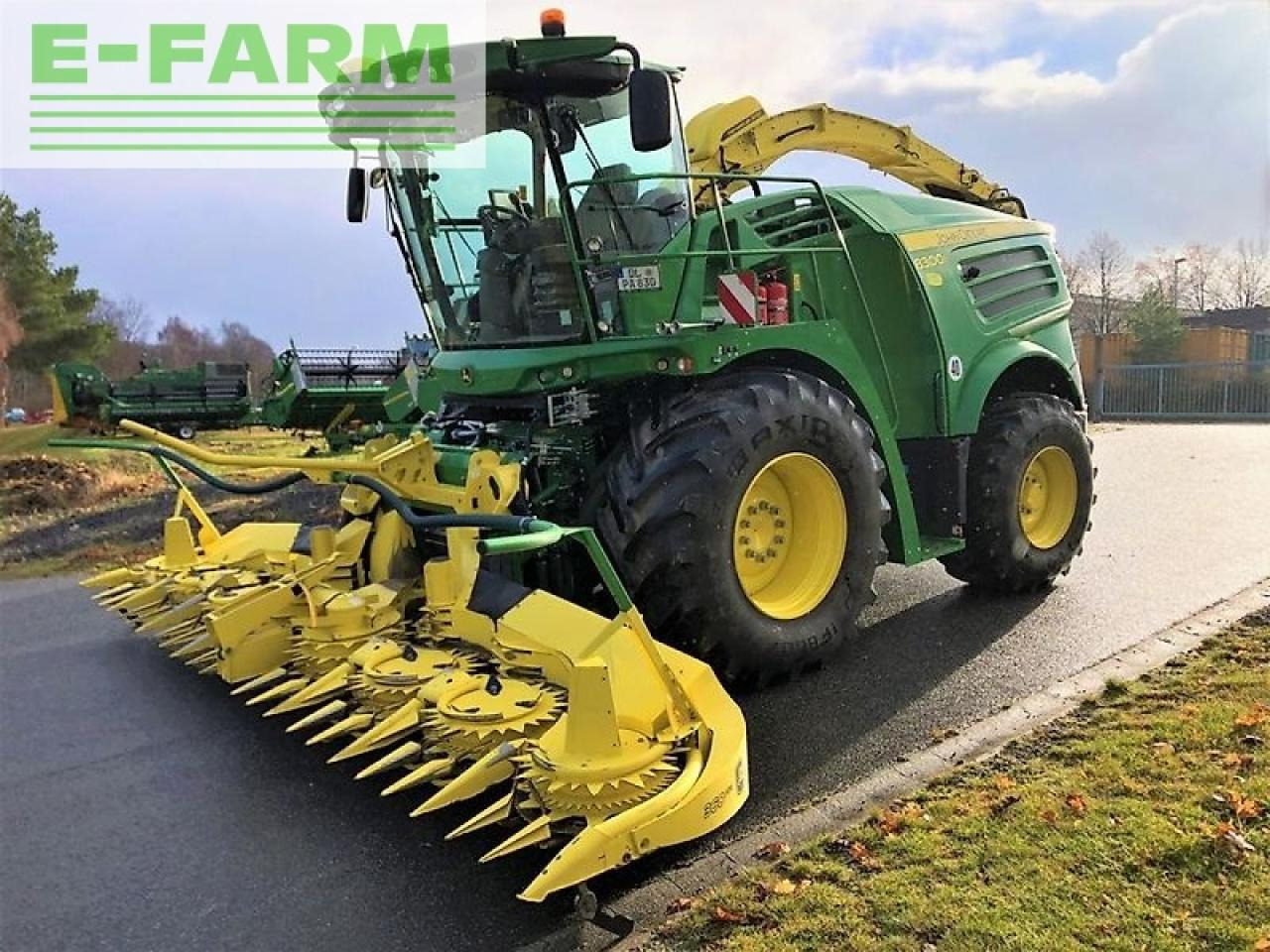 John Deere 8300i mit kemper 360plus & pu 639 - Cosechadora de forraje: foto 1 John Deere 8300i mit kemper 360plus & pu 639 - Cosechadora de forraje: foto 1