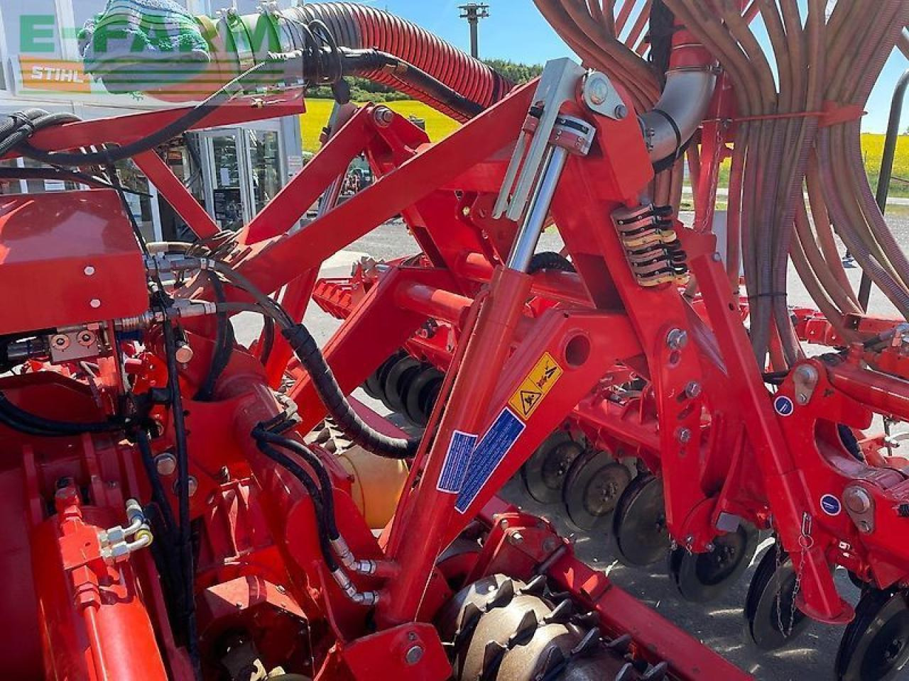Kuhn drillkombi btf 5000 r mit fronttank und kreiselegge - Sembradora: foto 3 Kuhn drillkombi btf 5000 r mit fronttank und kreiselegge - Sembradora: foto 3