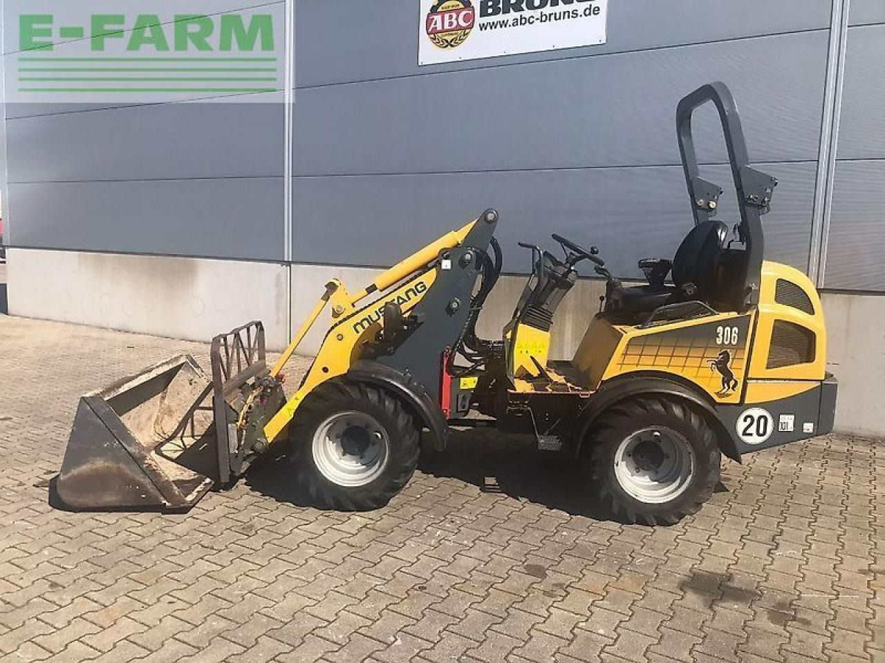 Manitou al 306 - Miniexcavadora: foto 2 Manitou al 306 - Miniexcavadora: foto 2