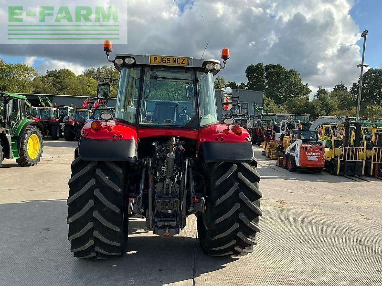 Tractor Massey Ferguson 6713s dyna6 tractor (st24311): foto 6 Tractor Massey Ferguson 6713s dyna6 tractor (st24311): foto 6