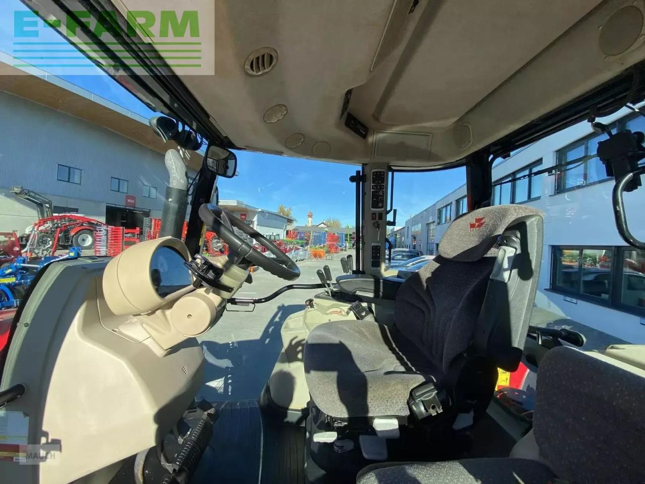 Massey Ferguson mf 5611 dyna-4 essential Essential - Tractor: foto 5 Massey Ferguson mf 5611 dyna-4 essential Essential - Tractor: foto 5