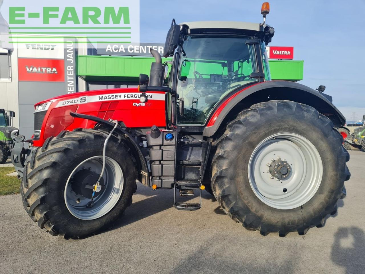 Massey Ferguson mf 8740 s efficient - Tractor: foto 2 Massey Ferguson mf 8740 s efficient - Tractor: foto 2