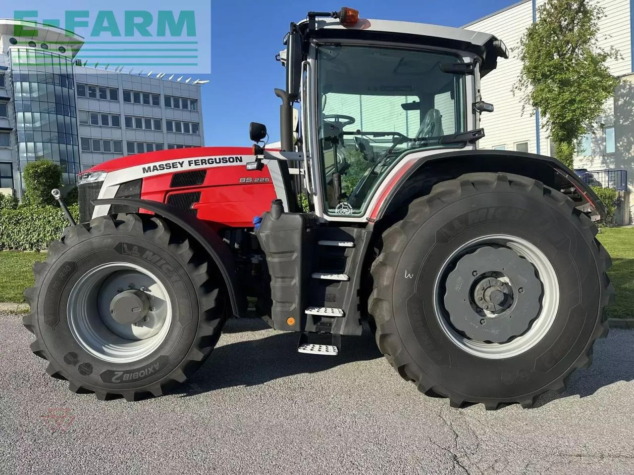 Massey Ferguson mf 8s.225 - Tractor: foto 5 Massey Ferguson mf 8s.225 - Tractor: foto 5
