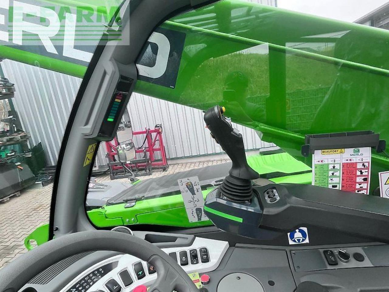 Merlo tf 38.10 tt-145 - Manipulador telescópico: foto 5 Merlo tf 38.10 tt-145 - Manipulador telescópico: foto 5