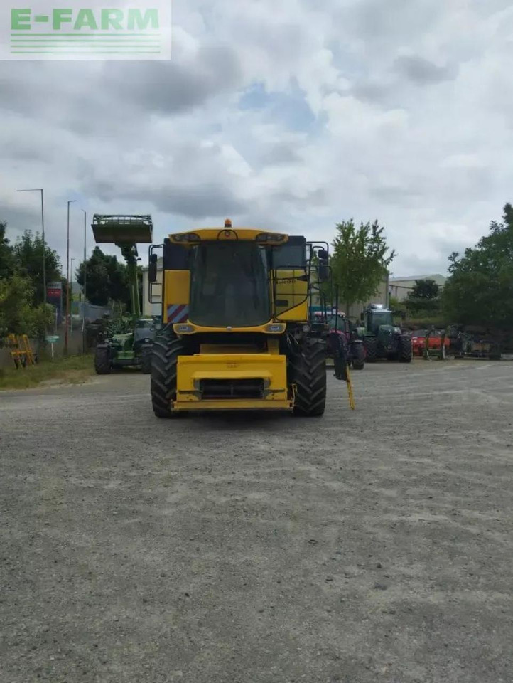 New Holland csx 7050 - Cosechadora de granos: foto 3 New Holland csx 7050 - Cosechadora de granos: foto 3