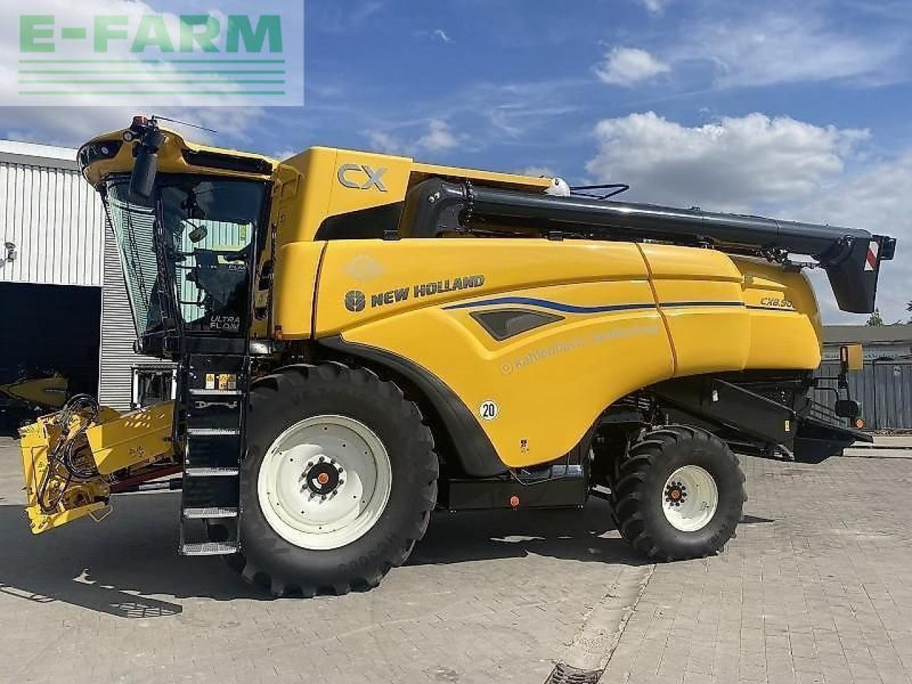New Holland cx 8.90 - Cosechadora de granos: foto 1 New Holland cx 8.90 - Cosechadora de granos: foto 1
