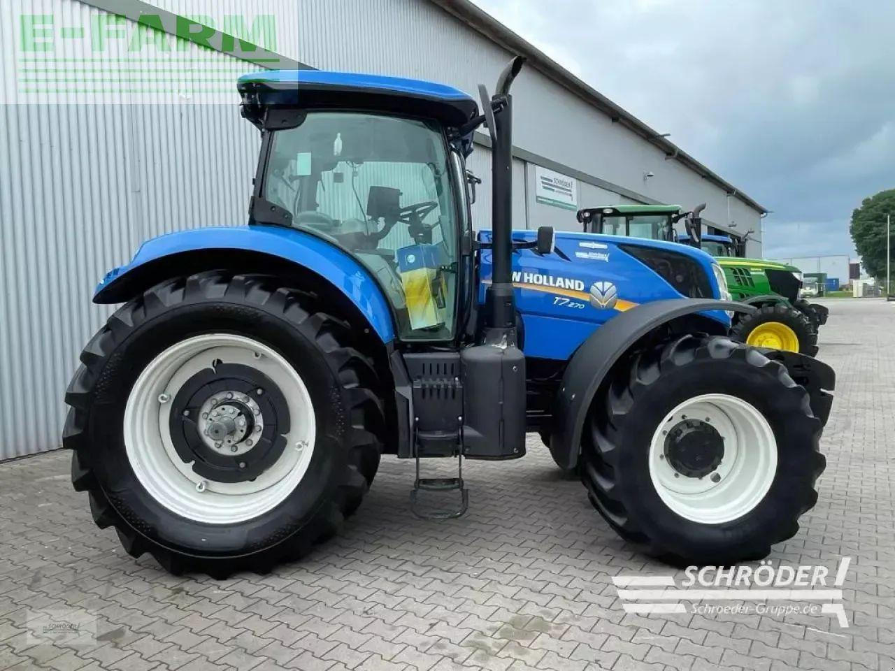 New Holland t 7.270 autocommand - Tractor: foto 2 New Holland t 7.270 autocommand - Tractor: foto 2