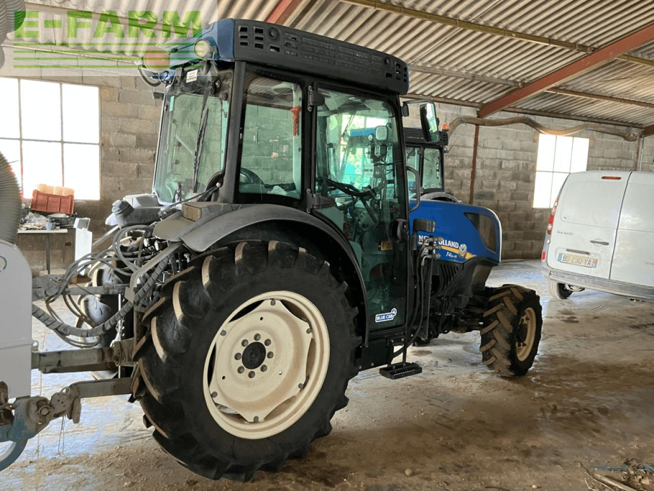 New Holland t4-90n N - Tractor: foto 2 New Holland t4-90n N - Tractor: foto 2