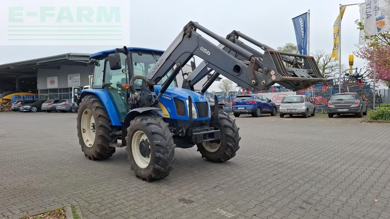New Holland t5050 - Tractor: foto 3 New Holland t5050 - Tractor: foto 3