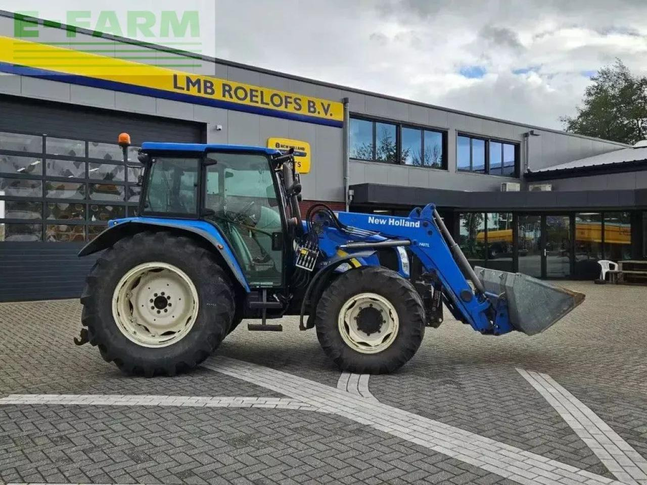 New Holland t5050 met frontlader - Tractor: foto 2 New Holland t5050 met frontlader - Tractor: foto 2