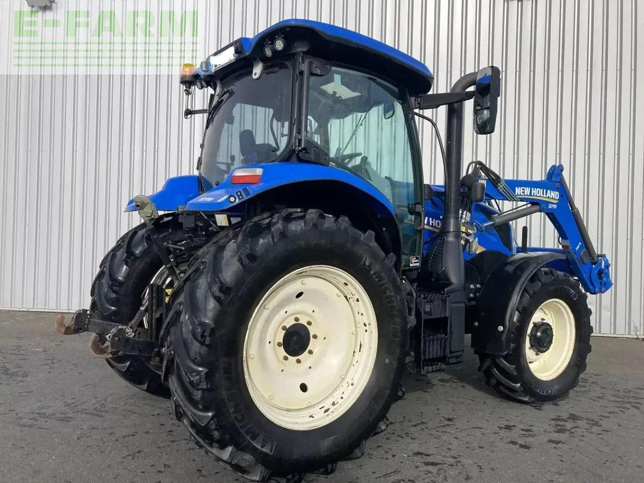 New Holland t6.145 electrocommand t4b - Tractor: foto 4 New Holland t6.145 electrocommand t4b - Tractor: foto 4