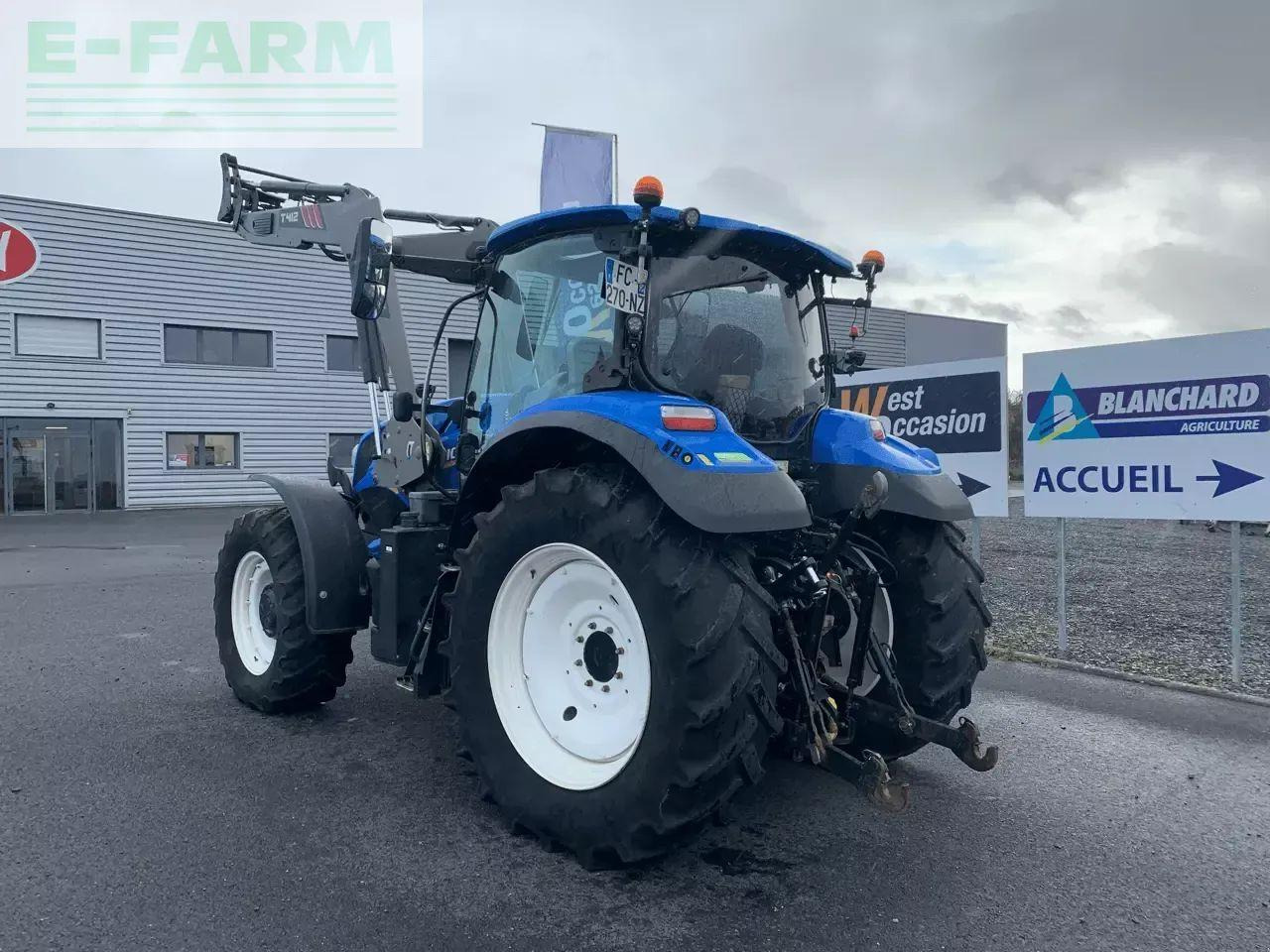 New Holland t6.180 electrocommand t4b - Tractor: foto 2 New Holland t6.180 electrocommand t4b - Tractor: foto 2