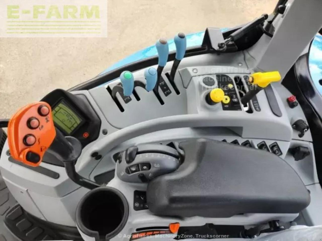 New Holland t7 230 - Tractor: foto 5 New Holland t7 230 - Tractor: foto 5