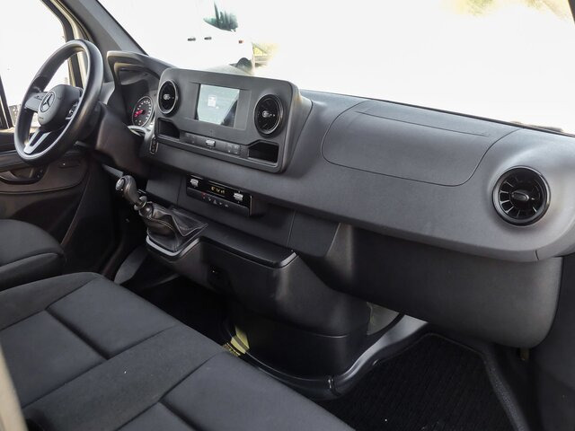 MERCEDES-BENZ Sprinter 214 CDI Kasten,3924,MBUX,Kamera - Furgoneta pequeña: foto 3 MERCEDES-BENZ Sprinter 214 CDI Kasten,3924,MBUX,Kamera - Furgoneta pequeña: foto 3