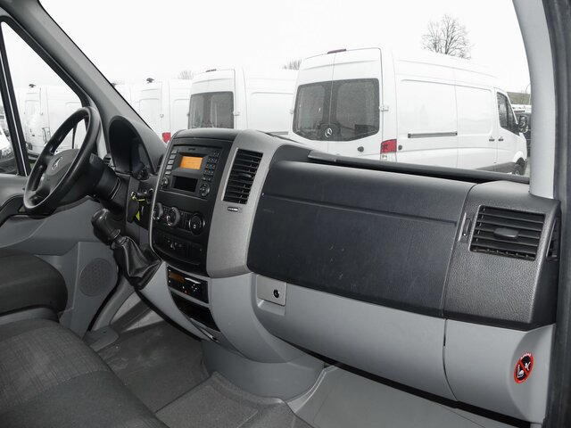 MERCEDES-BENZ Sprinter 311 CDI DOKA Pritsche,AHK,Standheizung - Furgoneta caja abierta, Furgoneta combi: foto 2 MERCEDES-BENZ Sprinter 311 CDI DOKA Pritsche,AHK,Standheizung - Furgoneta caja abierta, Furgoneta combi: foto 2