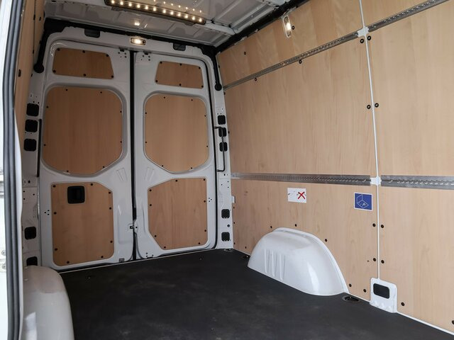 MERCEDES-BENZ Sprinter 317 CDI,L2H2,Automatik,Kamera,LED - Furgón: foto 2 MERCEDES-BENZ Sprinter 317 CDI,L2H2,Automatik,Kamera,LED - Furgón: foto 2