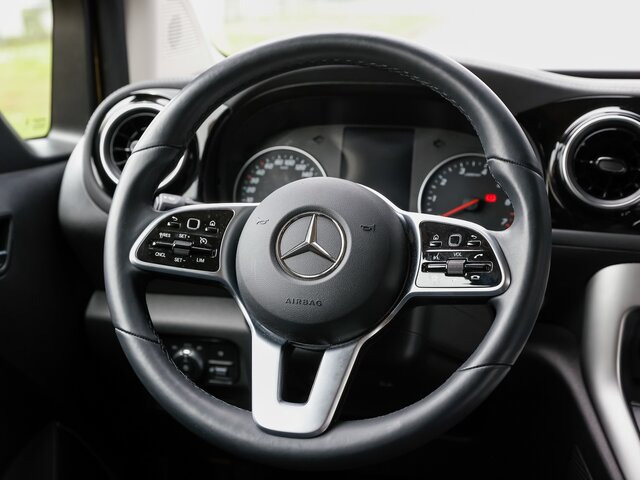 MERCEDES-BENZ T 180 Power Plus,AHK,LED,Navi,Kamera,Tempomat - Furgoneta de pasajeros: foto 5 MERCEDES-BENZ T 180 Power Plus,AHK,LED,Navi,Kamera,Tempomat - Furgoneta de pasajeros: foto 5