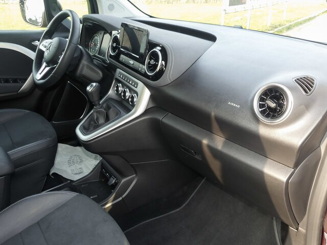 MERCEDES-BENZ T 180 Power Plus,MBUX,LED,Navi,Kamera,Tempomat - Furgoneta de pasajeros: foto 2 MERCEDES-BENZ T 180 Power Plus,MBUX,LED,Navi,Kamera,Tempomat - Furgoneta de pasajeros: foto 2