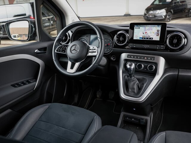 MERCEDES-BENZ T 180 Power Plus,MBUX,LED,Navi,Kamera,Tempomat - Furgoneta de pasajeros: foto 3 MERCEDES-BENZ T 180 Power Plus,MBUX,LED,Navi,Kamera,Tempomat - Furgoneta de pasajeros: foto 3