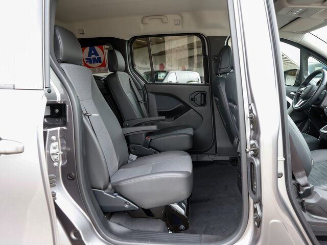 MERCEDES-BENZ T 180 Progressive,AMF Rollstuhlrampe,LED,Navi - Furgoneta de pasajeros: foto 4 MERCEDES-BENZ T 180 Progressive,AMF Rollstuhlrampe,LED,Navi - Furgoneta de pasajeros: foto 4