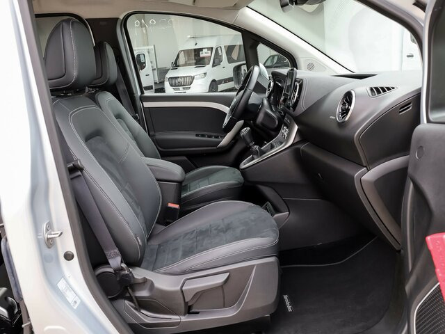 MERCEDES-BENZ T 180 Progressive,AMF Rollstuhlrampe,LED,Navi... - Furgoneta de pasajeros: foto 4 MERCEDES-BENZ T 180 Progressive,AMF Rollstuhlrampe,LED,Navi... - Furgoneta de pasajeros: foto 4