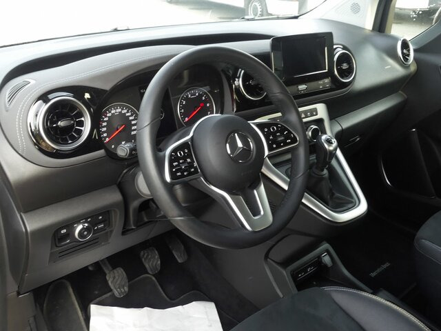 MERCEDES-BENZ T 180 Progressive,MBUX,LED,Navi,Kamera,Tempomat... - Furgoneta de pasajeros: foto 4 MERCEDES-BENZ T 180 Progressive,MBUX,LED,Navi,Kamera,Tempomat... - Furgoneta de pasajeros: foto 4