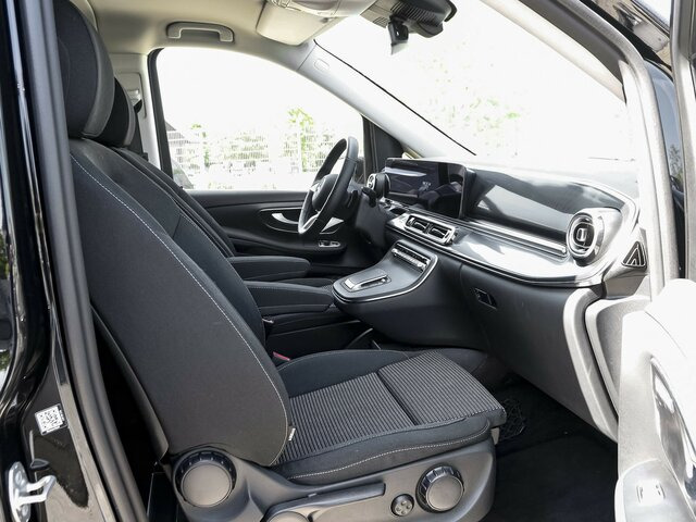 MERCEDES-BENZ V 220 d STYLE kompakt,6Sitzer,Distronic,AHK... - Furgoneta de pasajeros: foto 4 MERCEDES-BENZ V 220 d STYLE kompakt,6Sitzer,Distronic,AHK... - Furgoneta de pasajeros: foto 4