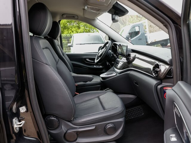 MERCEDES-BENZ V 300 Avantgarde,Extralang,2xSchiebetür el.,AHK... - Minibús, Furgoneta de pasajeros: foto 2 MERCEDES-BENZ V 300 Avantgarde,Extralang,2xSchiebetür el.,AHK... - Minibús, Furgoneta de pasajeros: foto 2