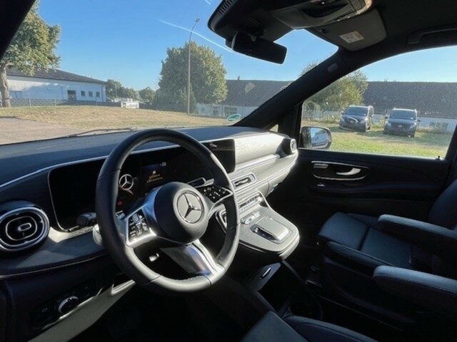 MERCEDES-BENZ V 300 Avantgarde Extralang,2xSchiebetür elektr. - Minibús, Furgoneta de pasajeros: foto 4 MERCEDES-BENZ V 300 Avantgarde Extralang,2xSchiebetür elektr. - Minibús, Furgoneta de pasajeros: foto 4