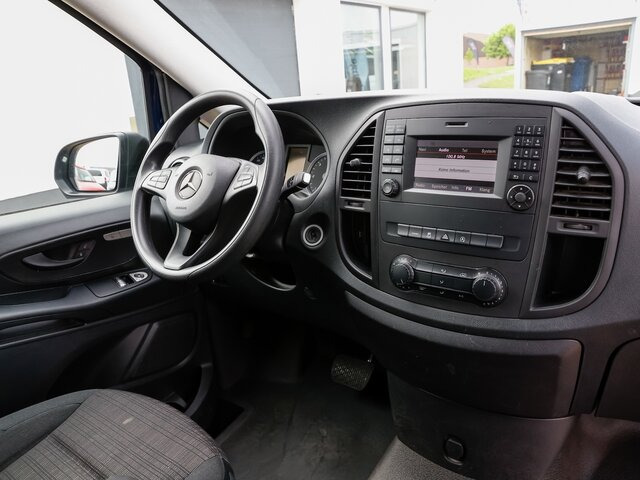 MERCEDES-BENZ Vito 114 TourerPro,Allrad,Automatik,8Sitzer - Minibús, Furgoneta de pasajeros: foto 4 MERCEDES-BENZ Vito 114 TourerPro,Allrad,Automatik,8Sitzer - Minibús, Furgoneta de pasajeros: foto 4
