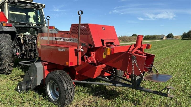 Massey Ferguson 1839 Småballe presser - Encintadora de pacas: foto 4 Massey Ferguson 1839 Småballe presser - Encintadora de pacas: foto 4