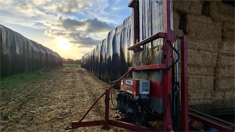 Pomi WRAP 12 - Encintadora de pacas: foto 1 Pomi WRAP 12 - Encintadora de pacas: foto 1