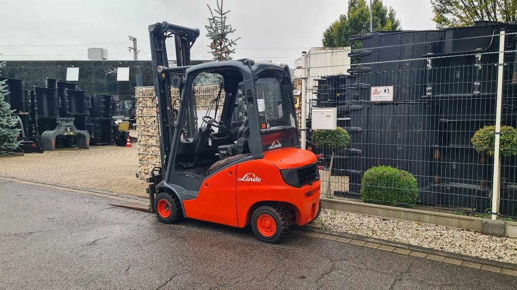 Carretilla elevadora diésel Linde H 20 D, Triplex, Seitenschieber, Positionierer: foto 16 Carretilla elevadora diésel Linde H 20 D, Triplex, Seitenschieber, Positionierer: foto 16