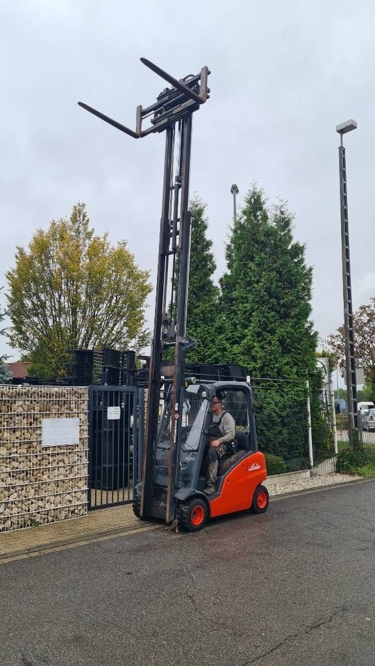 Linde H 20 D, Triplex, Seitenschieber, Positionierer - Carretilla elevadora diésel: foto 1 Linde H 20 D, Triplex, Seitenschieber, Positionierer - Carretilla elevadora diésel: foto 1