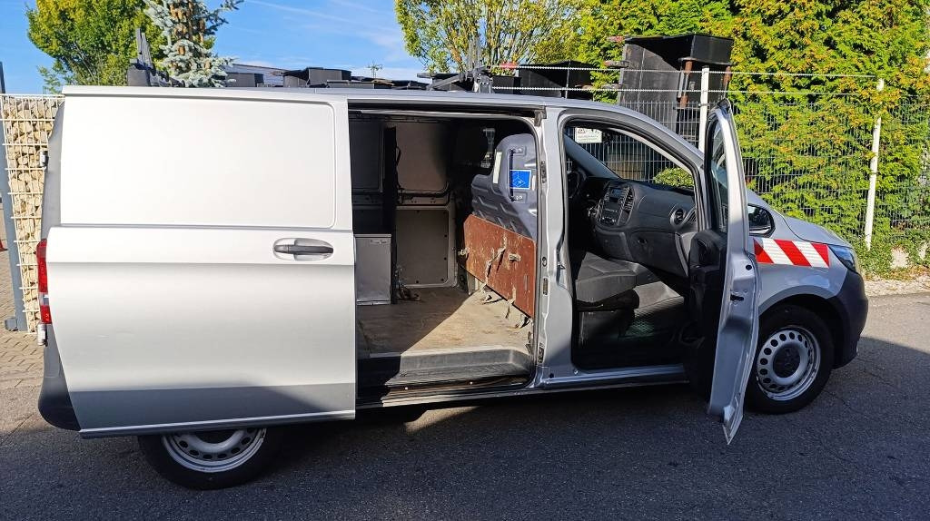 Mercedes-Benz Vito 114 CDI Allrad-Werkstattschränke-Standheizung - Furgoneta caja cerrada: foto 1 Mercedes-Benz Vito 114 CDI Allrad-Werkstattschränke-Standheizung - Furgoneta caja cerrada: foto 1